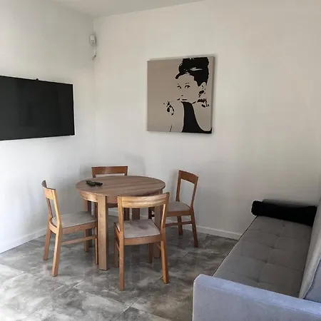 Apartment Helles In Paprotno Mit Terrasse