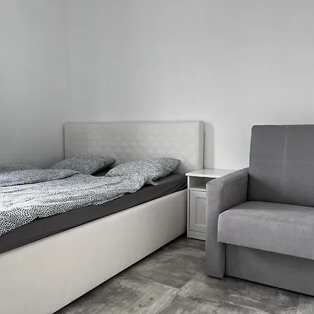 Helles In Paprotno Mit Terrasse Apartment *